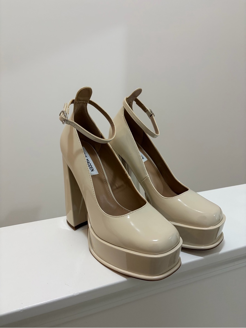 Steve Madden Bone Patent Platform Mary Jane Pumps